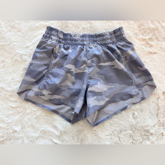 Athleta Other - Athleta Girl Heart The Hustle 2.5" Shorts in Gray Camouflage Size XS/6